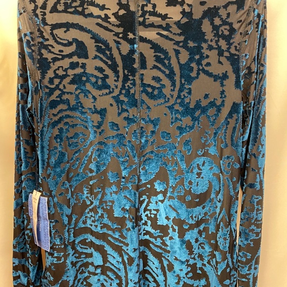 New Simply Vera Woman’s Aqua Blue Shear fancy top with Velvet, Medium - Picture 6 of 11